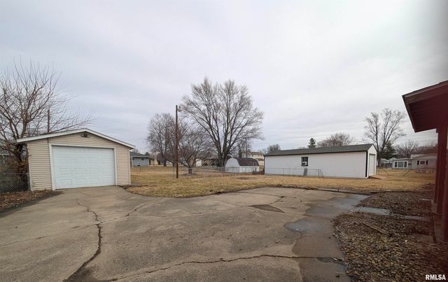 1267 E LOCUST Street, Canton, IL 61520