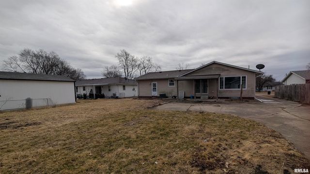 1267 E LOCUST Street, Canton, IL 61520