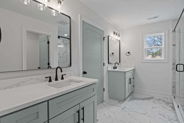 123 Hepplewhite Dr, Hendersonville, TN 37075