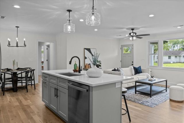 123 Hepplewhite Dr, Hendersonville, TN 37075