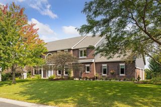 4040 Lakeridge Road, Chanhassen, MN 55331