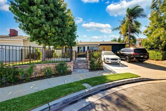 227 Oak Place, Brea, CA 92821