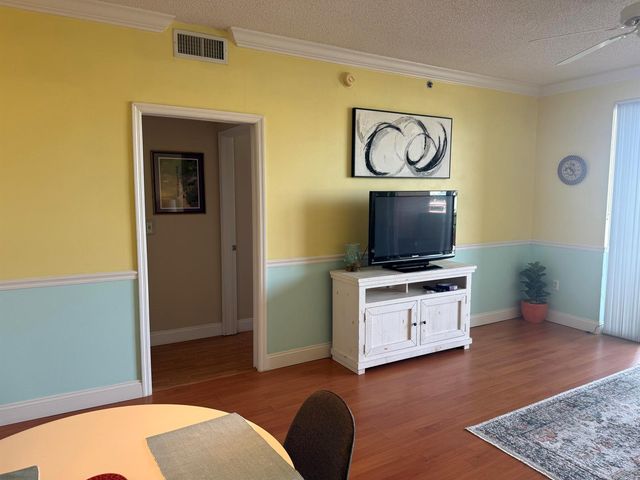616 Clearwater Park Road 607, West Palm Beach, FL 33401