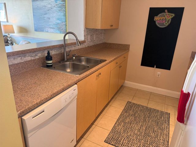616 Clearwater Park Road 607, West Palm Beach, FL 33401