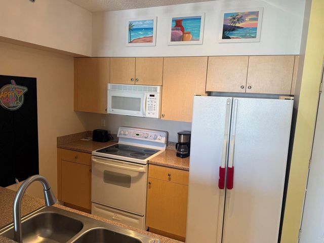 616 Clearwater Park Road 607, West Palm Beach, FL 33401