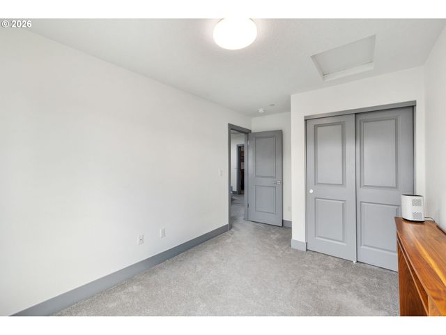 2896 Se 87TH Ave, Portland, OR 97266
