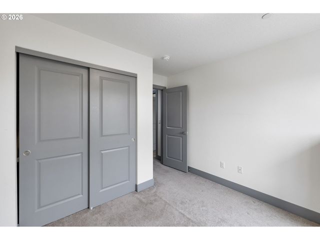 2896 Se 87TH Ave, Portland, OR 97266
