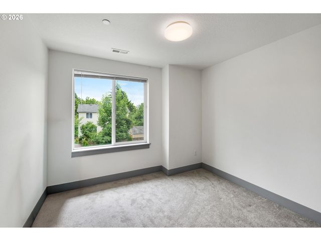 2896 Se 87TH Ave, Portland, OR 97266
