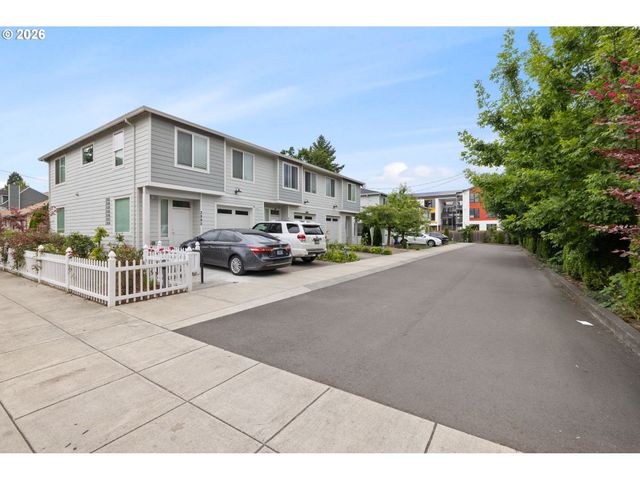 2896 Se 87TH Ave, Portland, OR 97266