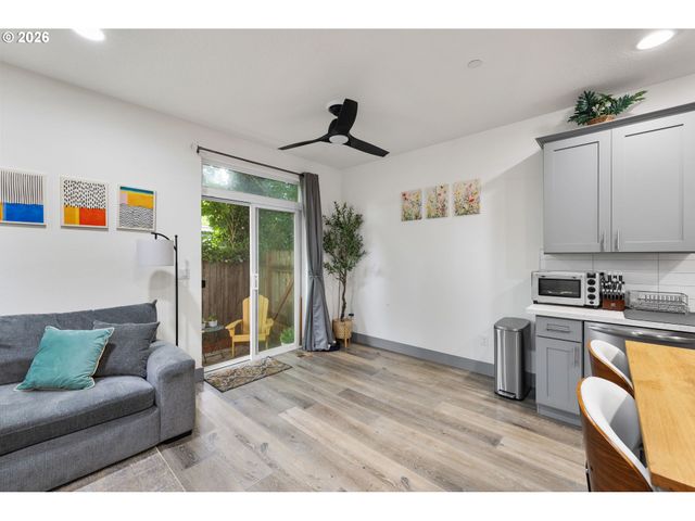 2896 Se 87TH Ave, Portland, OR 97266