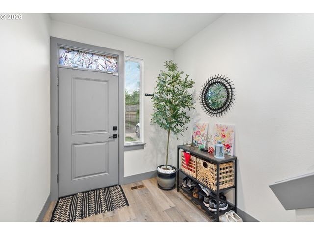 2896 Se 87TH Ave, Portland, OR 97266