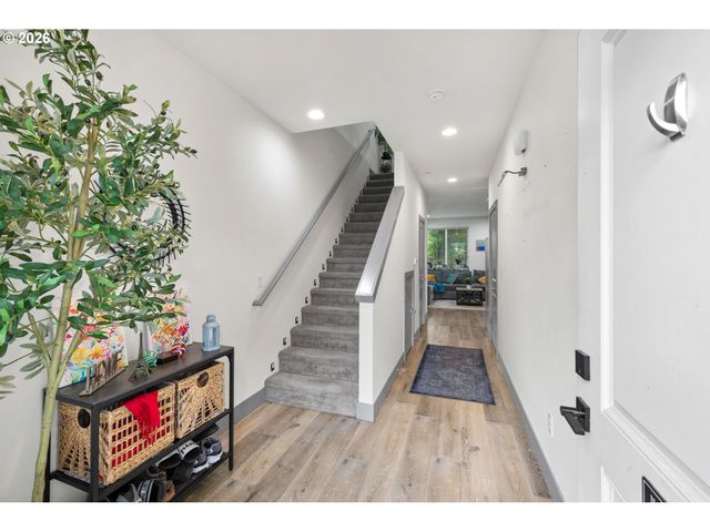 2896 Se 87TH Ave, Portland, OR 97266