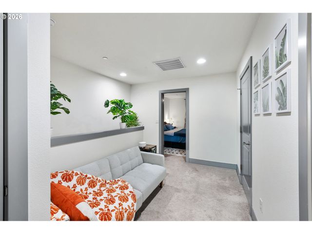 2896 Se 87TH Ave, Portland, OR 97266