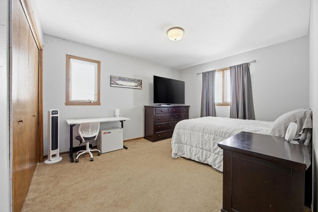 3608 Kennedy Street S, Fargo, ND 58104