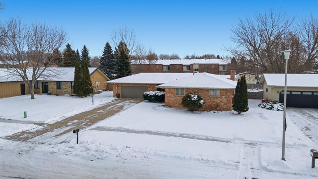3608 Kennedy Street S, Fargo, ND 58104