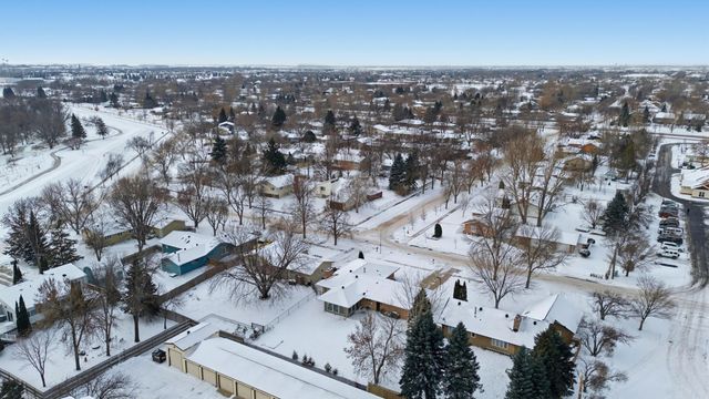 3608 Kennedy Street S, Fargo, ND 58104