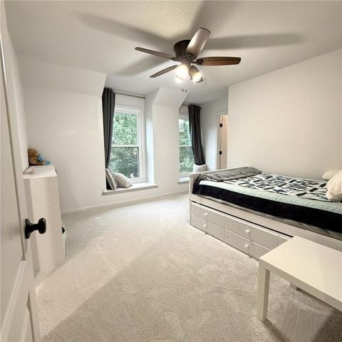 6736 NW Monticello Terrace, Parkville, MO 64152
