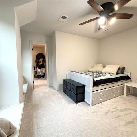 6736 NW Monticello Terrace, Parkville, MO 64152