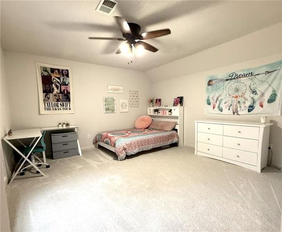 6736 NW Monticello Terrace, Parkville, MO 64152