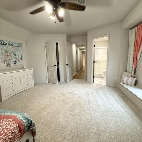 6736 NW Monticello Terrace, Parkville, MO 64152