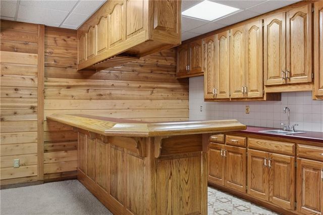6736 NW Monticello Terrace, Parkville, MO 64152