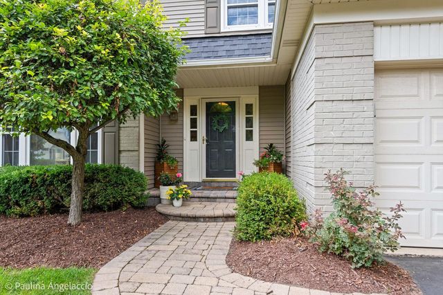 986 Commonwealth Court, Barrington, IL 60010