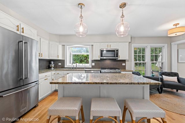 986 Commonwealth Court, Barrington, IL 60010