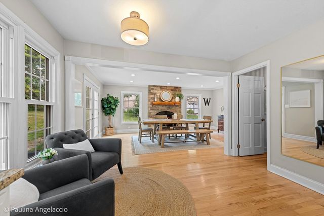 986 Commonwealth Court, Barrington, IL 60010