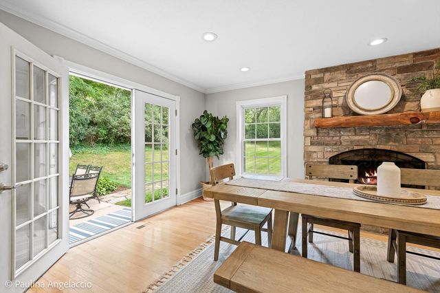 986 Commonwealth Court, Barrington, IL 60010