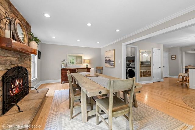 986 Commonwealth Court, Barrington, IL 60010
