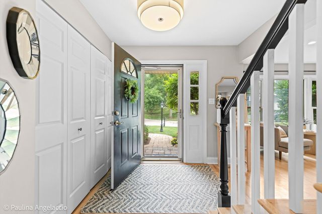 986 Commonwealth Court, Barrington, IL 60010
