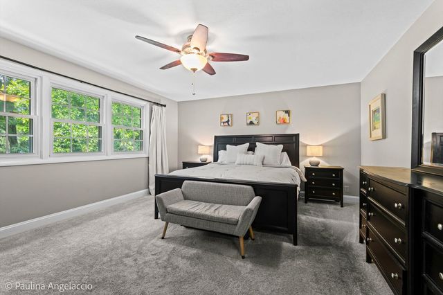 986 Commonwealth Court, Barrington, IL 60010