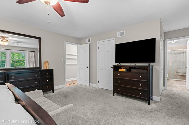 986 Commonwealth Court, Barrington, IL 60010