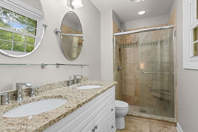 986 Commonwealth Court, Barrington, IL 60010