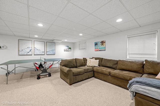 986 Commonwealth Court, Barrington, IL 60010
