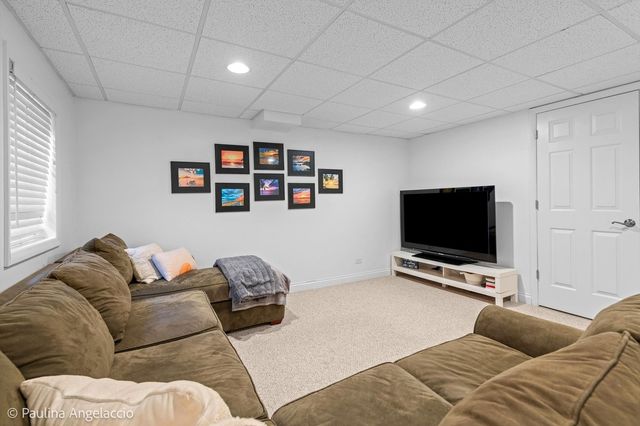 986 Commonwealth Court, Barrington, IL 60010