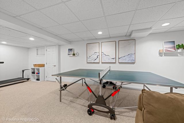986 Commonwealth Court, Barrington, IL 60010