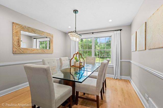 986 Commonwealth Court, Barrington, IL 60010
