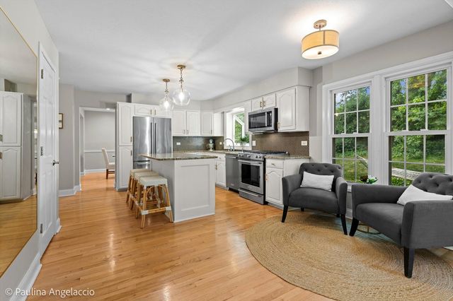 986 Commonwealth Court, Barrington, IL 60010