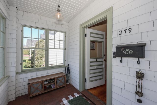 279 Sagamore Street, Manchester, NH 03104