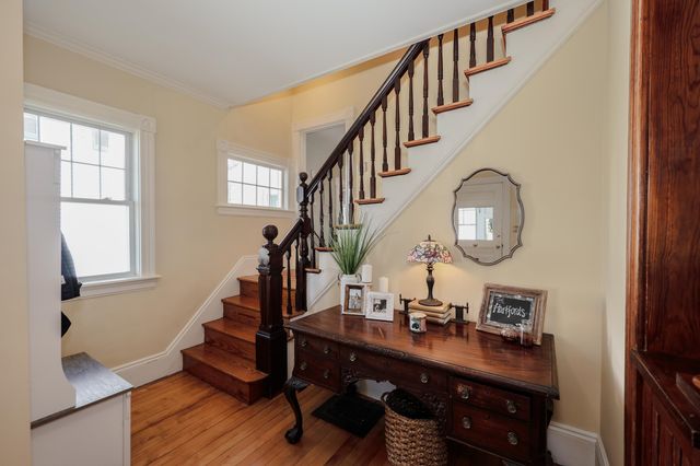 279 Sagamore Street, Manchester, NH 03104