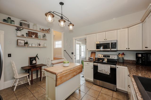 279 Sagamore Street, Manchester, NH 03104