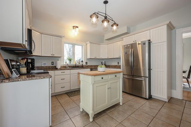 279 Sagamore Street, Manchester, NH 03104