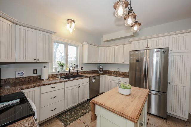 279 Sagamore Street, Manchester, NH 03104