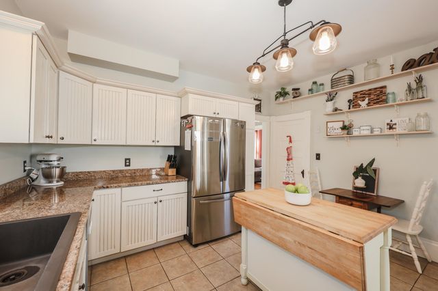 279 Sagamore Street, Manchester, NH 03104