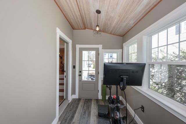 279 Sagamore Street, Manchester, NH 03104