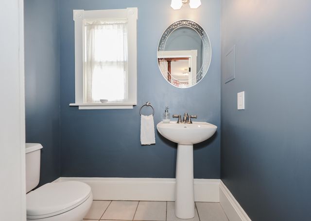 279 Sagamore Street, Manchester, NH 03104