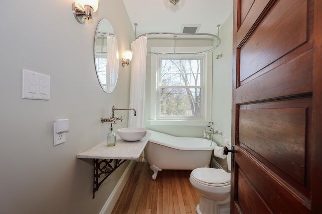 279 Sagamore Street, Manchester, NH 03104