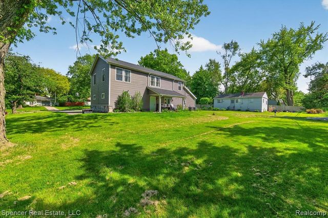 6415 Sunnydale Road, Clarkston, MI 48346