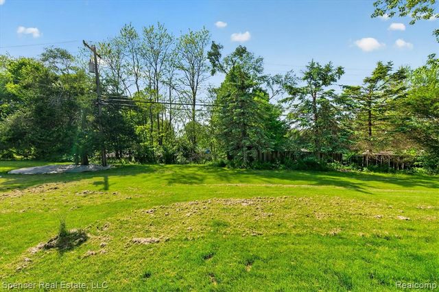6415 Sunnydale Road, Clarkston, MI 48346
